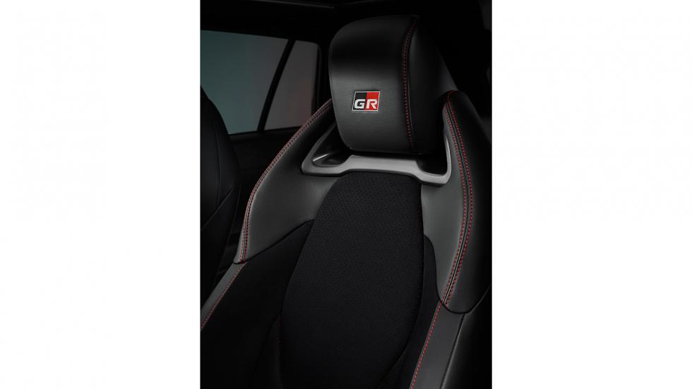 Ανανεωμένη και με έκδοση GR Sport η Toyota Corolla Cross